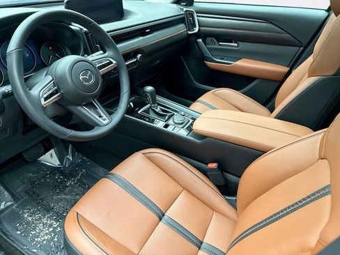 Used 2025 MAZDA CX-50 Meridian Edition w/ Weather Package image 10