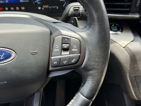 Used 2020 Ford Explorer XLT w/ Equipment Group 202A AWD/4WD image 21