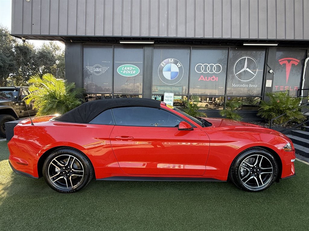 Used 2019 Ford Mustang Convertible RWD image 10