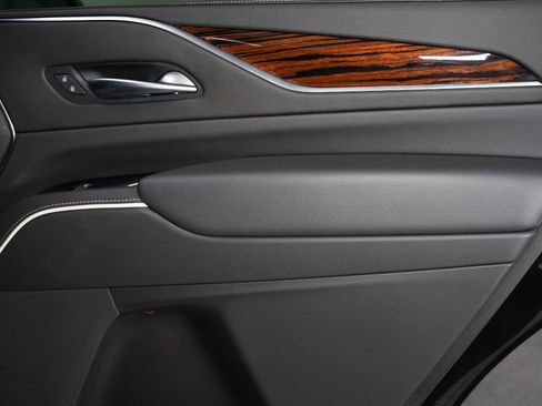 Used 2023 Cadillac Escalade Premium Luxury image 36