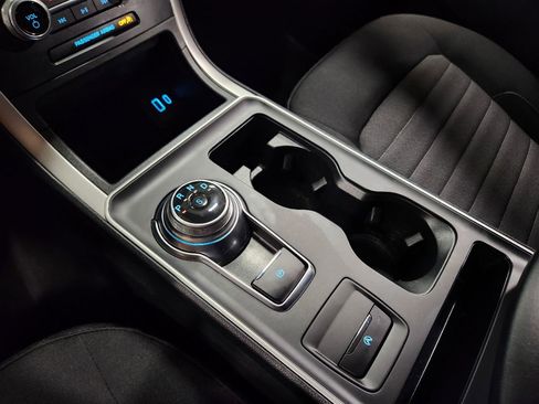 Used 2024 Ford Edge SE w/ Black Appearance Package image 38