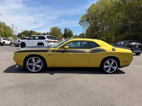 Used 2021 Dodge Challenger R/T Scat Pack w/ T/A Package RWD image 4