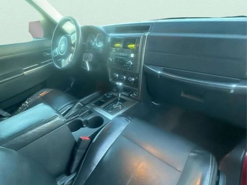 Used 2012 Jeep Liberty Limited image 5