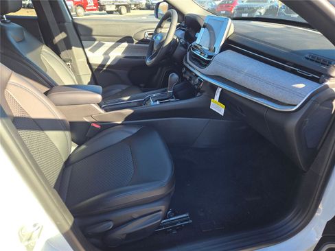 New 2026 Jeep Compass Latitude image 6