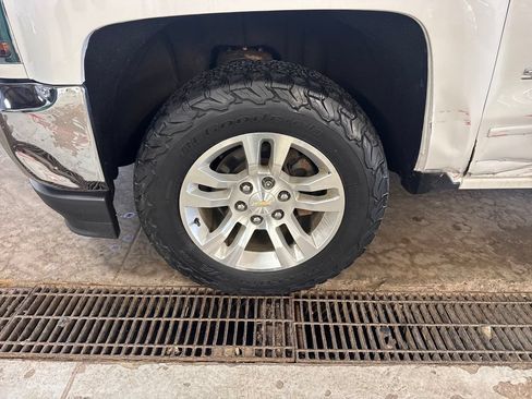 Used 2019 Chevrolet Silverado 1500 LT w/ All Star Edition AWD/4WD image 11