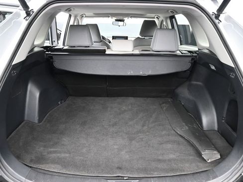 Used 2020 Toyota RAV4 XLE Premium FWD image 31
