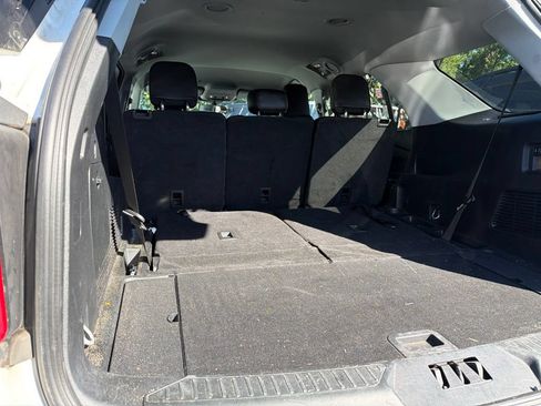 Used 2023 Ford Explorer XLT w/ Equipment Group 202A AWD/4WD image 7
