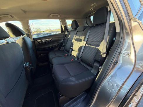 Used 2017 Nissan Rogue S AWD/4WD image 11