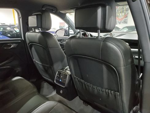 Used 2018 Porsche Macan AWD/4WD image 21