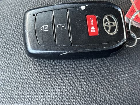 Used 2026 Toyota Corolla Cross LE w/ Moonroof Package FWD image 34