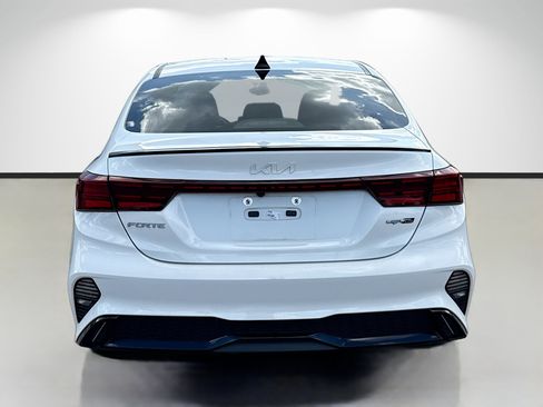 Used 2022 Kia Forte GT-Line w/ GT-Line Technology Package FWD image 4
