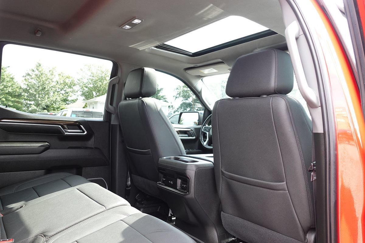 Used 2022 Chevrolet Silverado 1500 LT Trail Boss w/ LT Trail Boss Premium Package AWD/4WD image 38