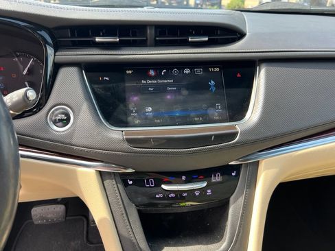 Used 2017 Cadillac XT5 Luxury w/ Driver Awareness Package FWD image 15