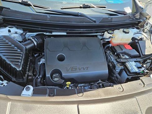 Used 2023 Chevrolet Traverse LT FWD image 22