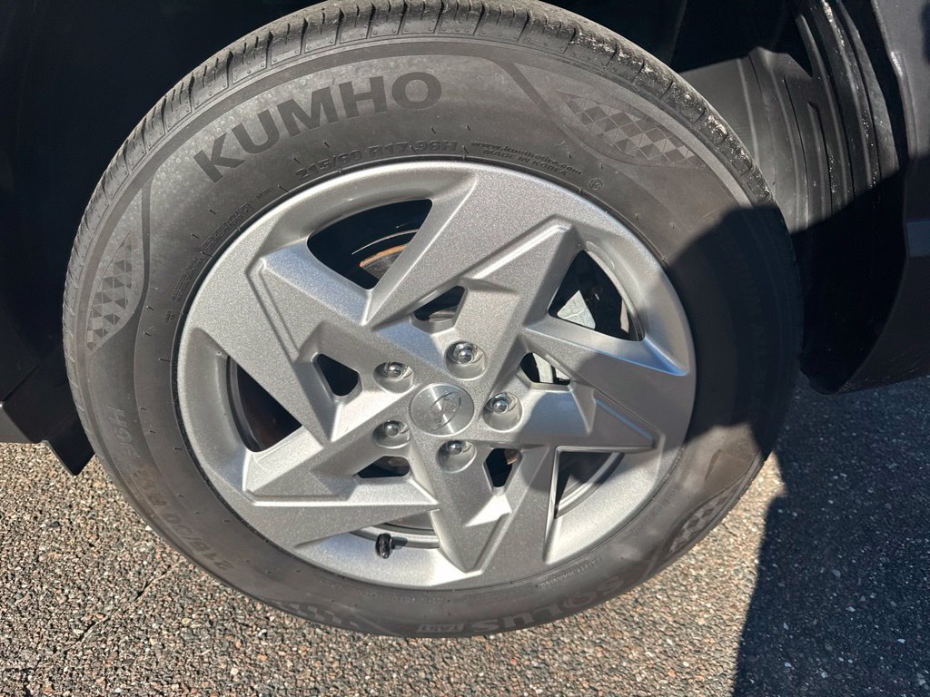 Used 2025 Hyundai Kona SE FWD image 14