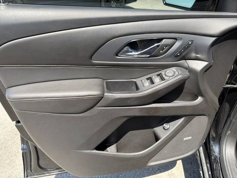 Used 2018 Chevrolet Traverse Premier w/ Redline Edition FWD image 17