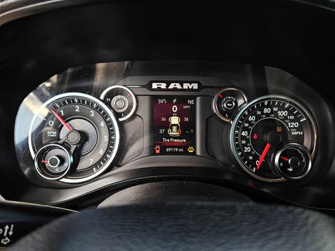 Used 2019 RAM 1500 Big Horn image 12