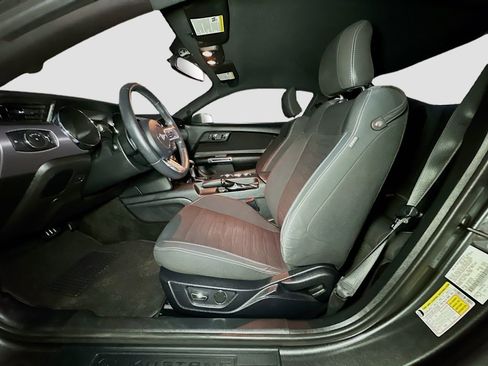 Used 2016 Ford Mustang Coupe RWD image 18