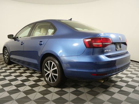 Used 2017 Volkswagen Jetta SE image 5