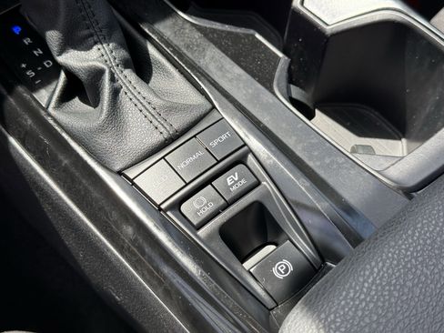 Used 2025 Toyota Camry LE image 25