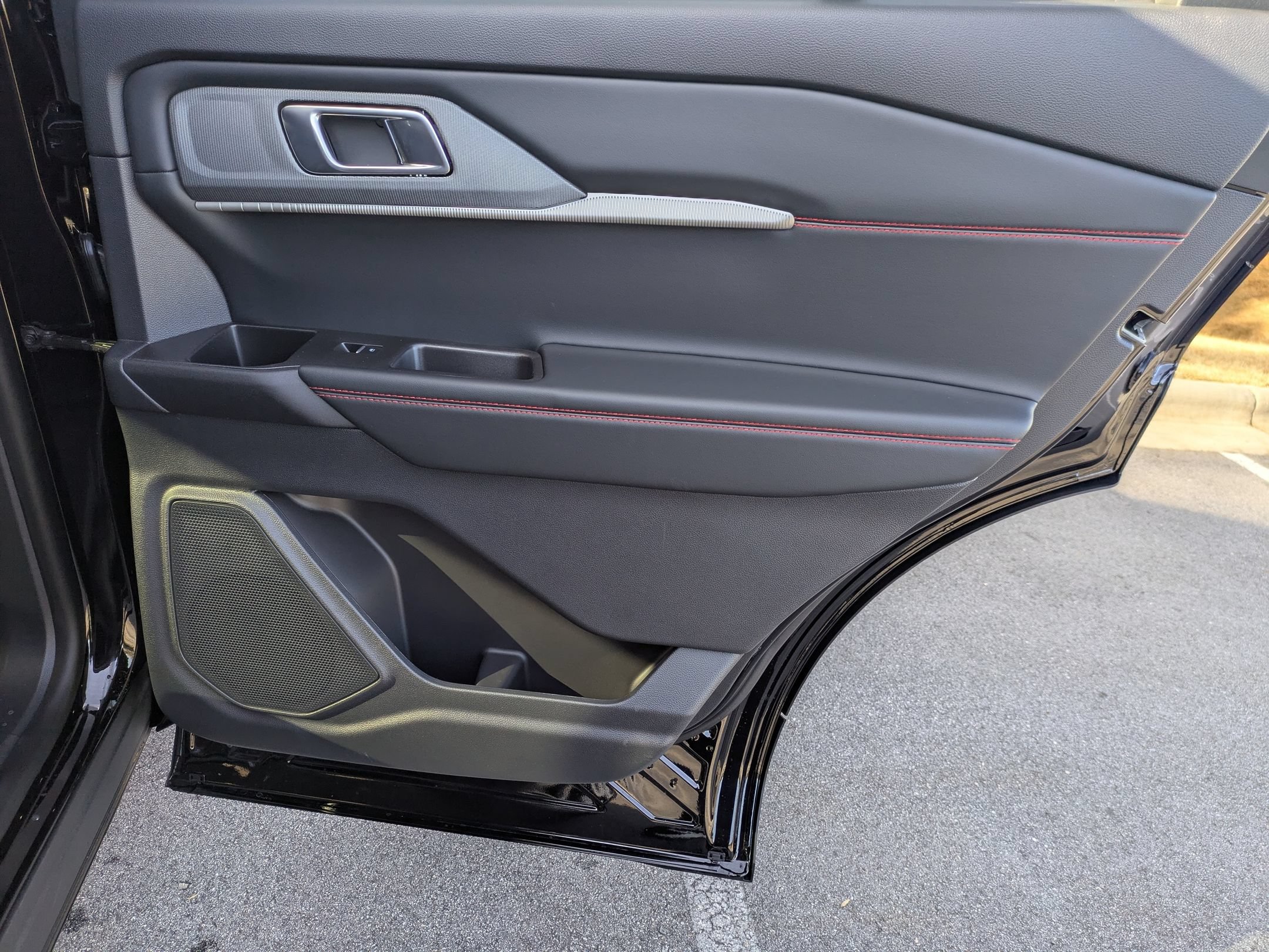 New 2026 Ford Explorer ST-Line w/ Premium Package RWD image 34