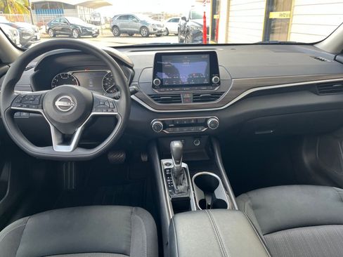 Used 2024 Nissan Altima 2.5 SV image 31