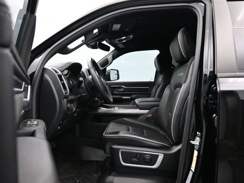 Used 2023 RAM 1500 Laramie AWD/4WD image 9