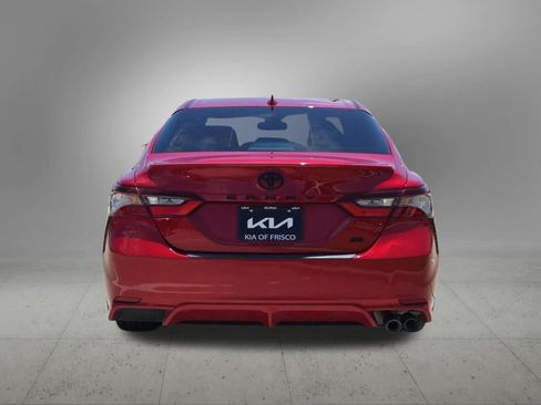 Used 2022 Toyota Camry SE w/ Convenience Package FWD image 5