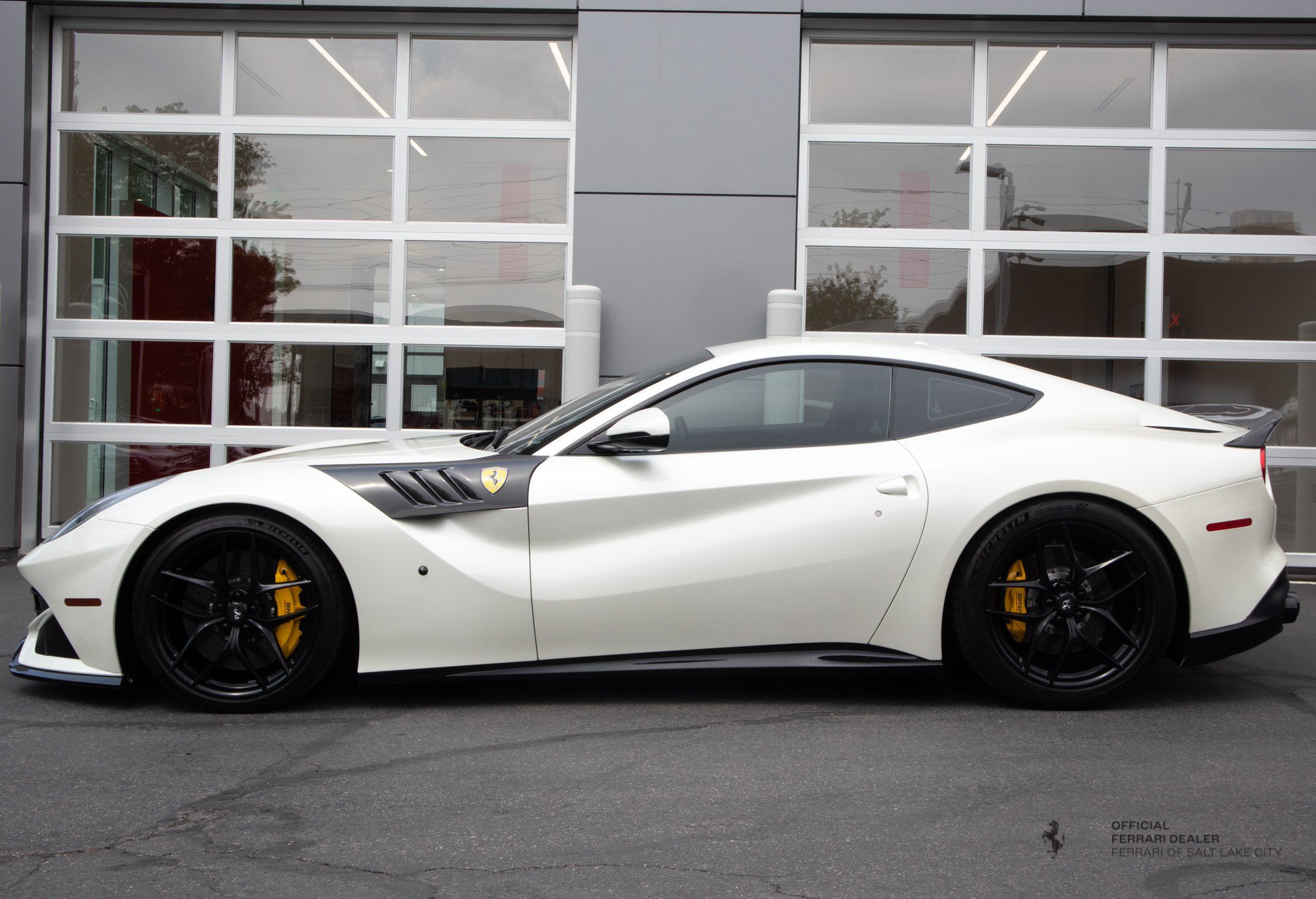Used 2016 Ferrari F12 Berlinetta RWD image 2