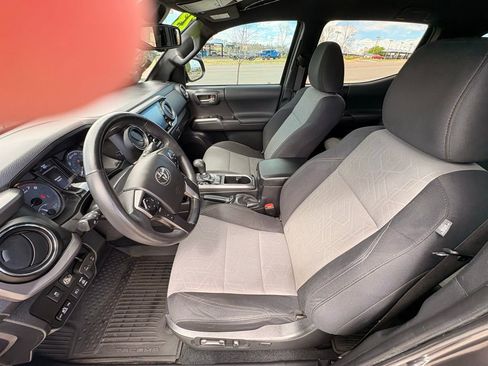 Used 2023 Toyota Tacoma TRD Sport AWD/4WD image 13
