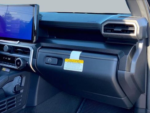 Used 2025 Toyota 4Runner Limited AWD/4WD image 19