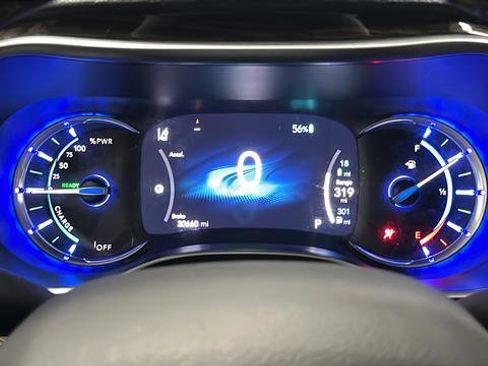 Used 2023 Chrysler Pacifica Pinnacle FWD image 18