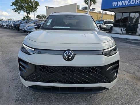 New 2026 Volkswagen Tiguan SE R-Line image 2