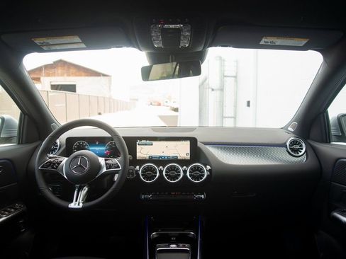 Certified 2025 Mercedes-Benz GLA 250 4MATIC image 29