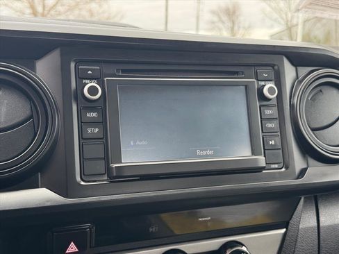 Used 2016 Toyota Tacoma SR image 12