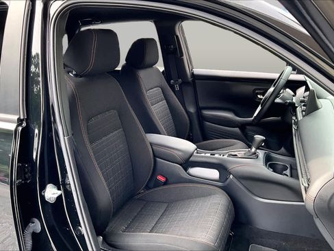 Used 2025 Honda HR-V Sport image 9