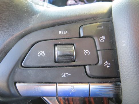 Used 2023 Cadillac Escalade ESV Luxury image 16