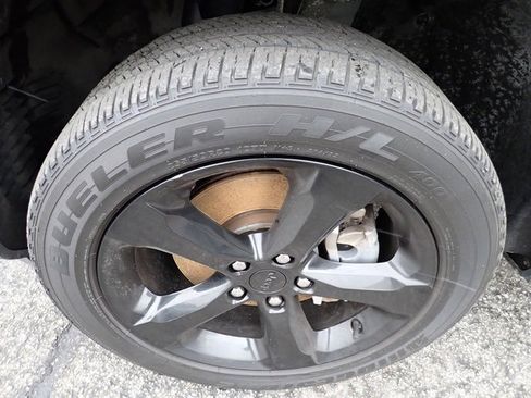 Used 2023 Jeep Grand Cherokee L Laredo image 11