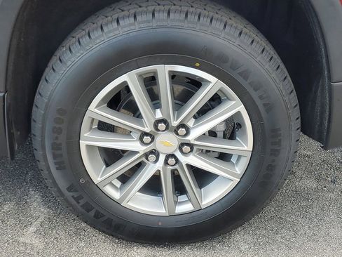 Used 2023 Chevrolet Traverse LT image 7