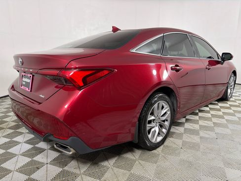 Used 2020 Toyota Avalon XLE FWD image 3