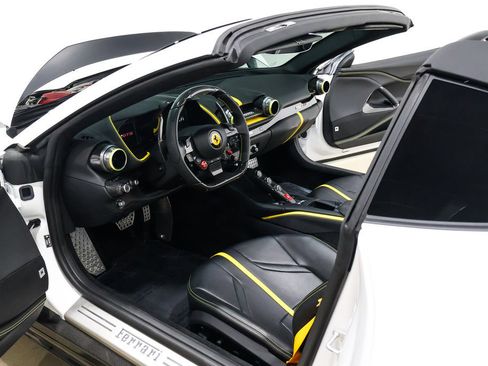 Used 2022 Ferrari 812 GTS RWD image 50