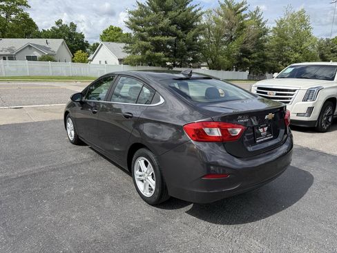 Used 2017 Chevrolet Cruze LT FWD image 5