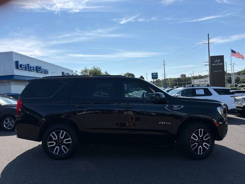 Certified 2022 GMC Yukon AT4 w/ Technology Package AWD/4WD image 3