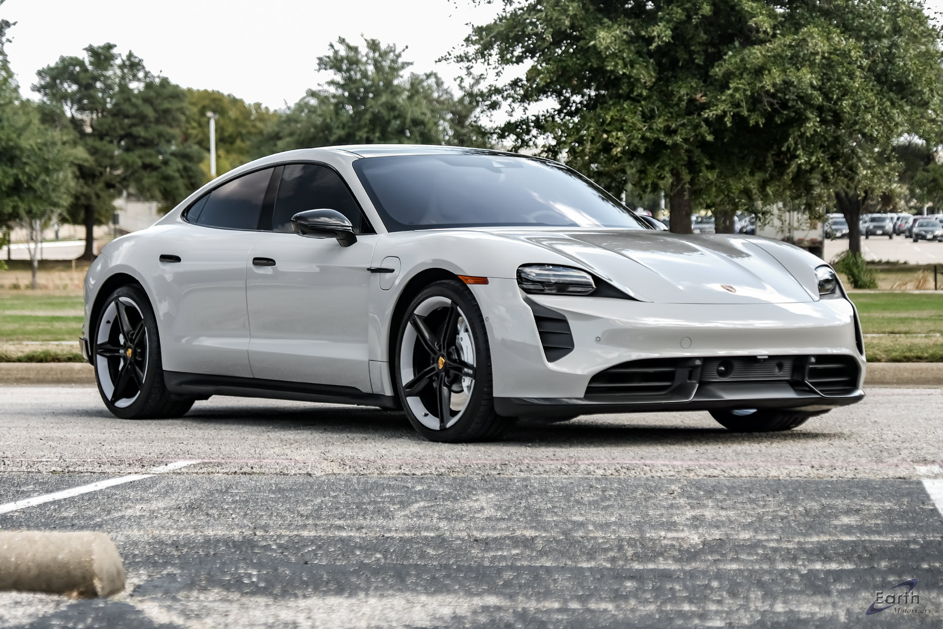 Used 2023 Porsche Taycan GTS w/ Premium Package (P6U) AWD/4WD image 19