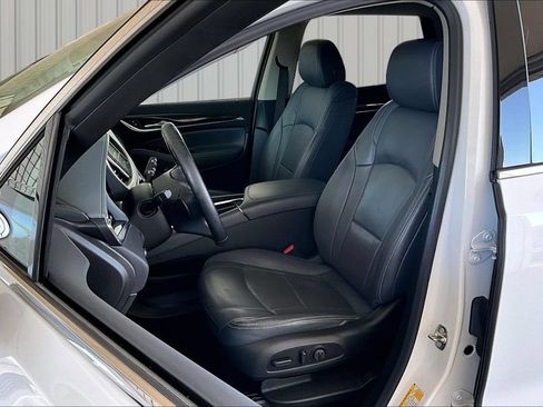 Used 2018 Buick Enclave Essence AWD/4WD image 14