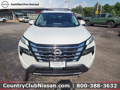 Certified 2024 Nissan Rogue SL w/ SL Premium Package AWD/4WD image 3