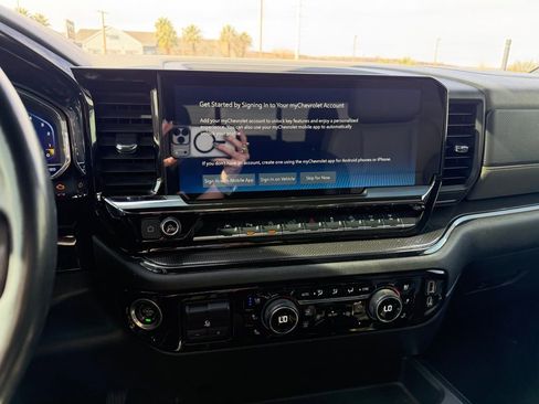 Used 2023 Chevrolet Silverado 1500 ZR2 w/ Technology Package image 14