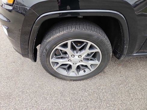 Used 2020 Jeep Grand Cherokee Overland AWD/4WD image 2