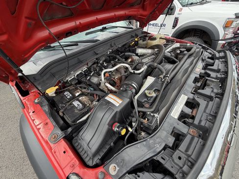 Used 2016 Ford F550 4x4 Regular Cab Super Duty image 17