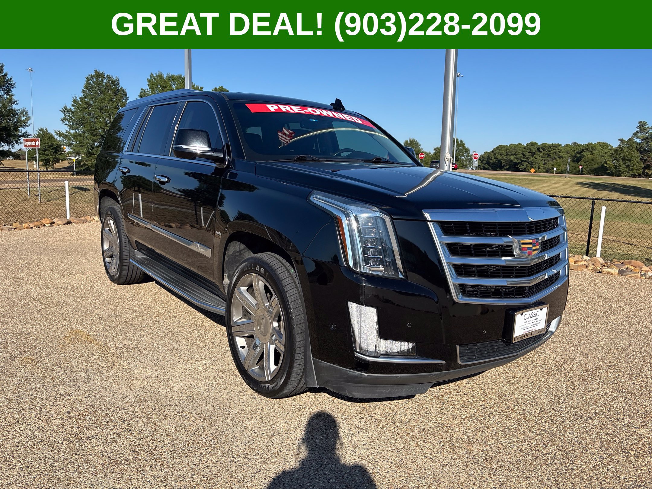 Used 2018 Cadillac Escalade Luxury AWD/4WD image 1